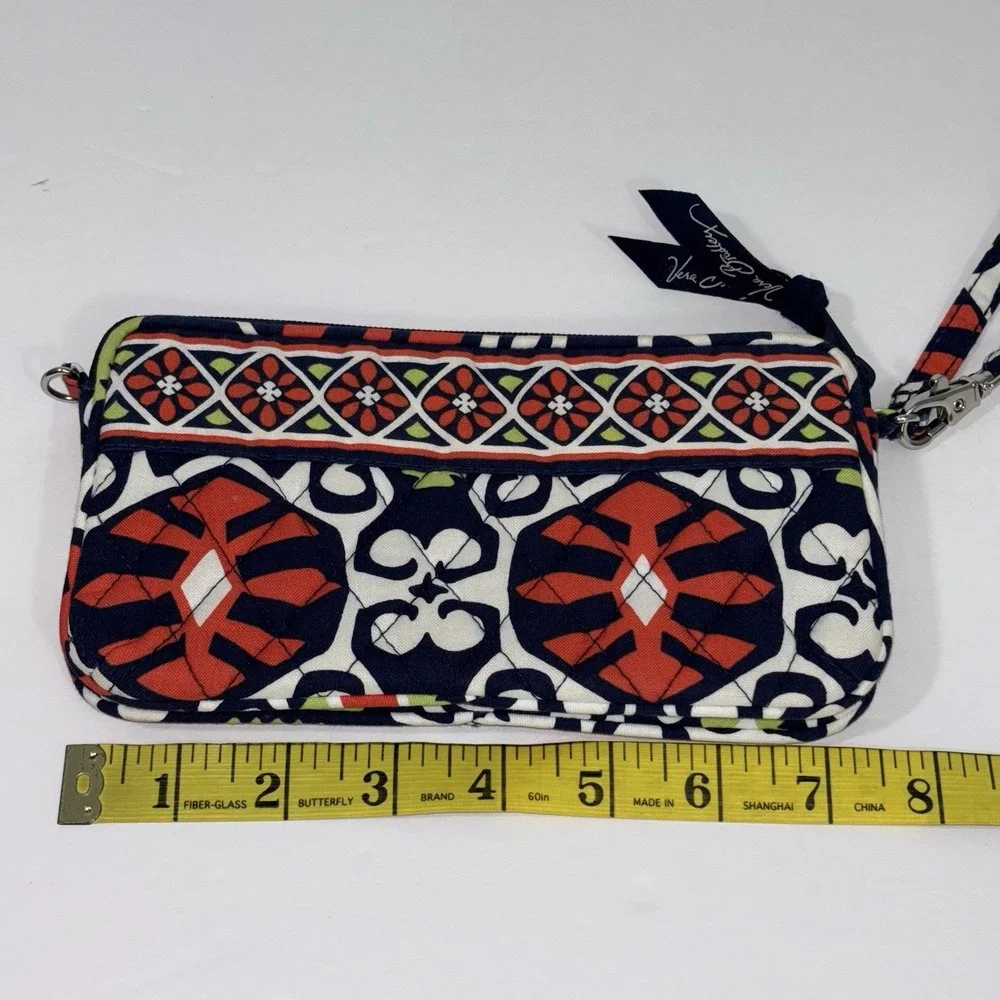 Vera Bradley Sun Valley Wristlet Excellent Used Condition great for‎ travel